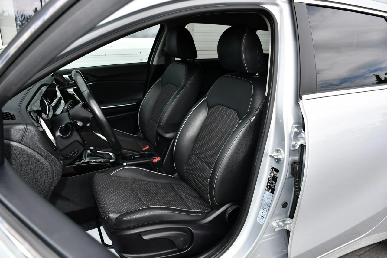 Kia Ceed - Zdjęcie 19