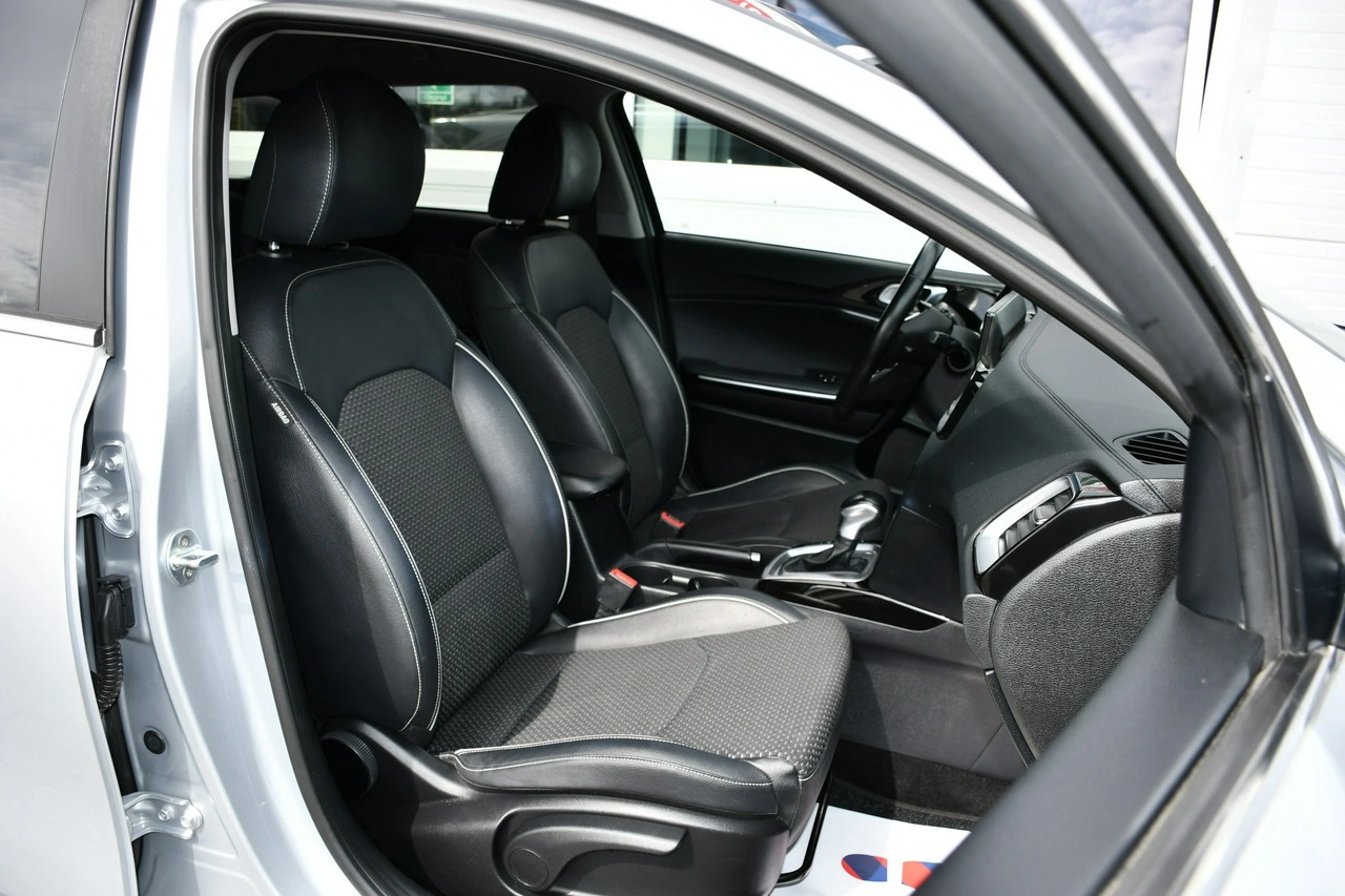 Kia Ceed - Zdjęcie 27