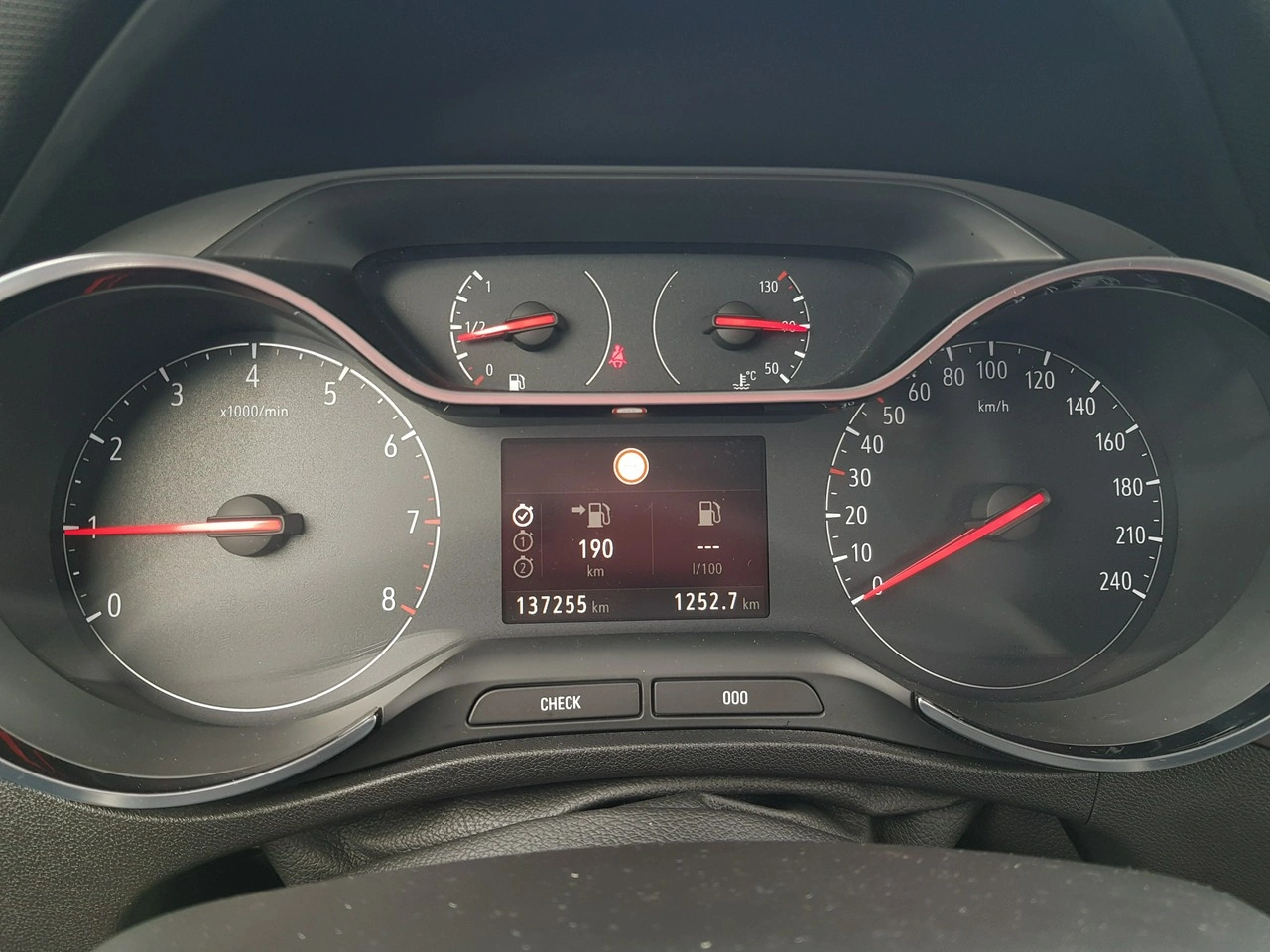 Opel Crossland X - Zdjęcie 21