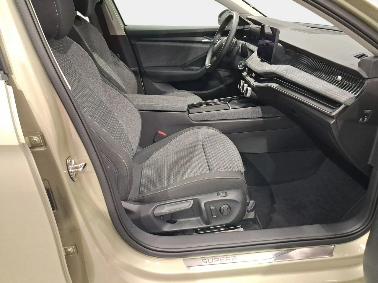 Skoda Superb - Zdjęcie 9
