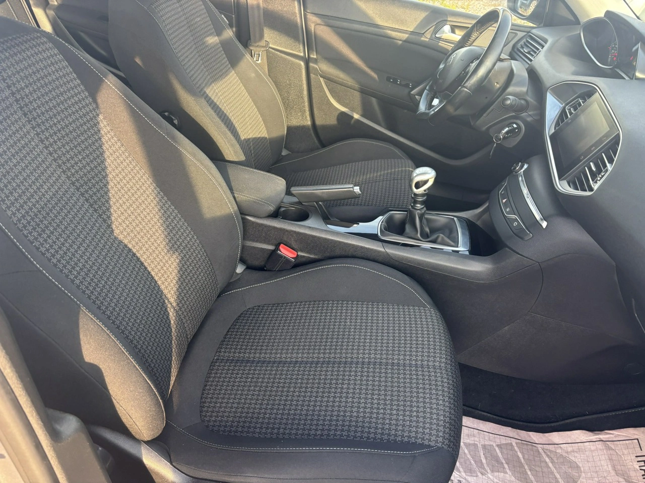 Peugeot 308 SW - Zdjęcie 37