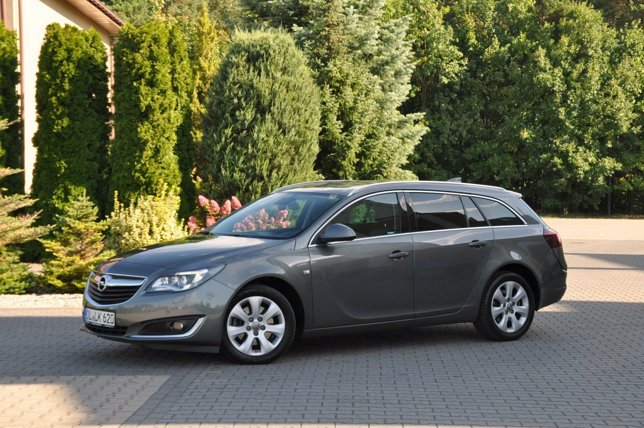 Opel Insignia Sports Tourer - Zdjęcie 10