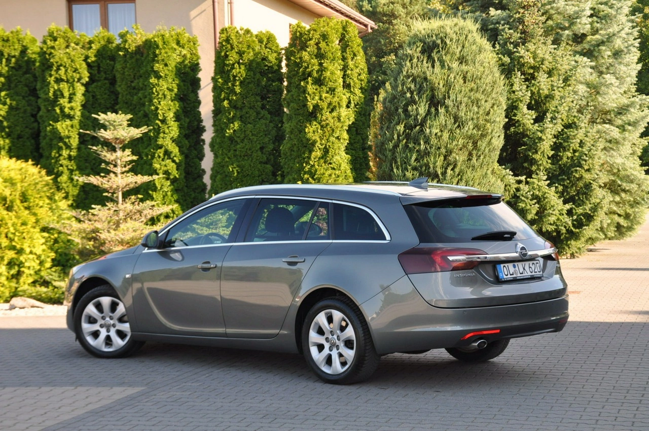 Opel Insignia Sports Tourer - Zdjęcie 12