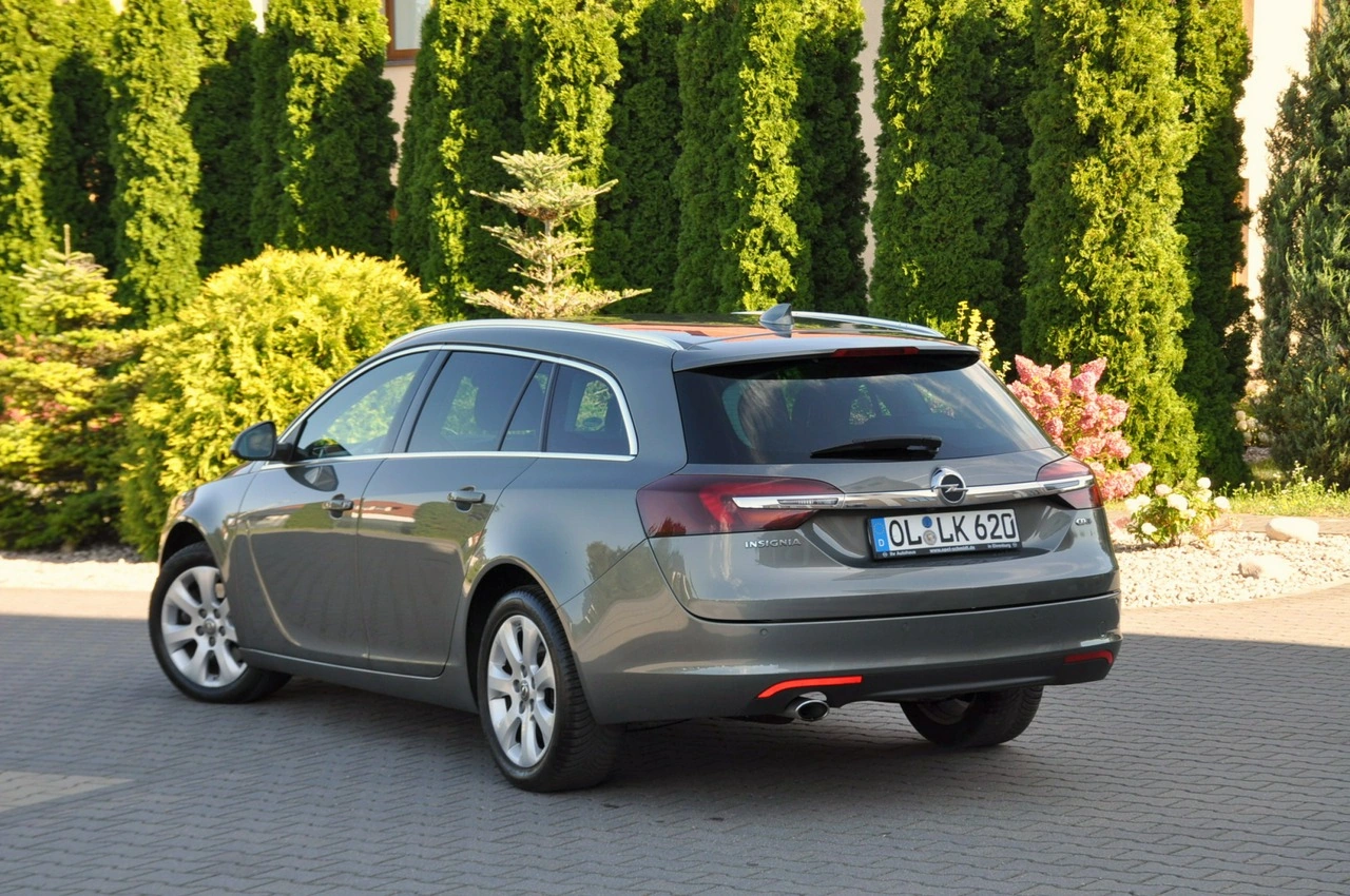 Opel Insignia Sports Tourer - Zdjęcie 13