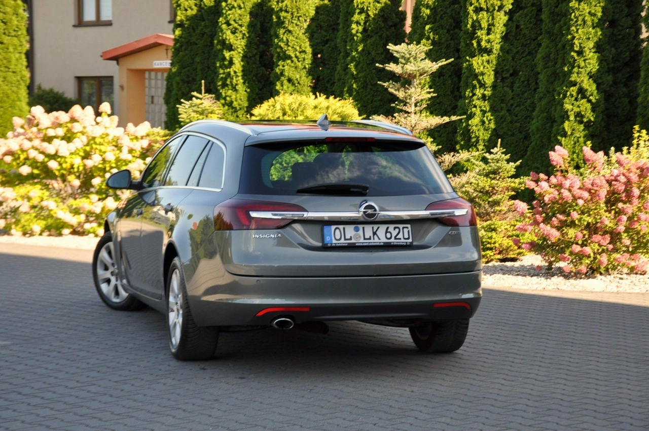 Opel Insignia Sports Tourer - Zdjęcie 14