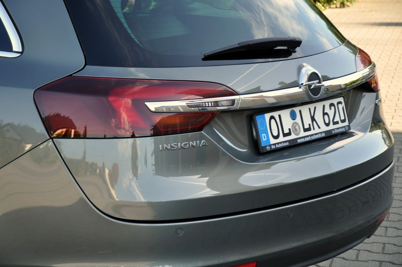 Opel Insignia Sports Tourer - Zdjęcie 15