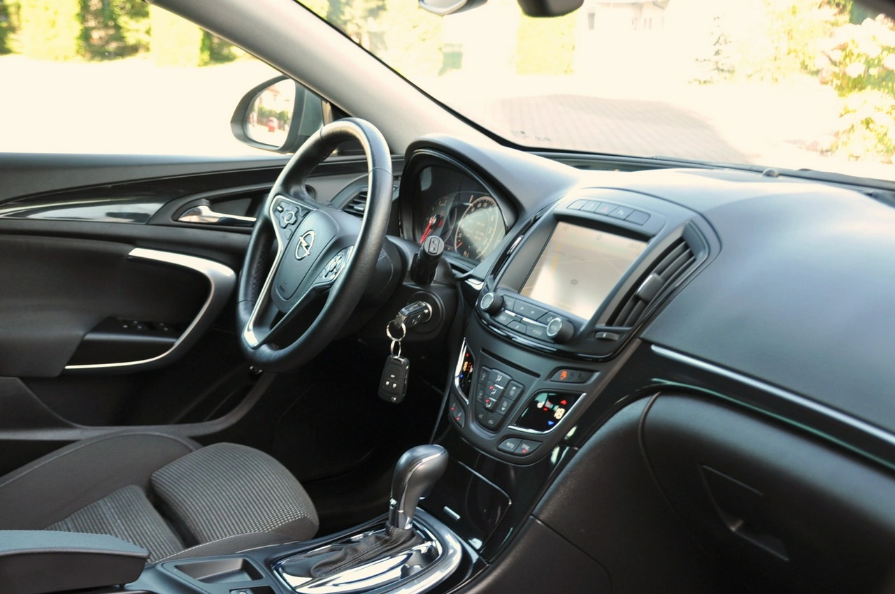 Opel Insignia Sports Tourer - Zdjęcie 17