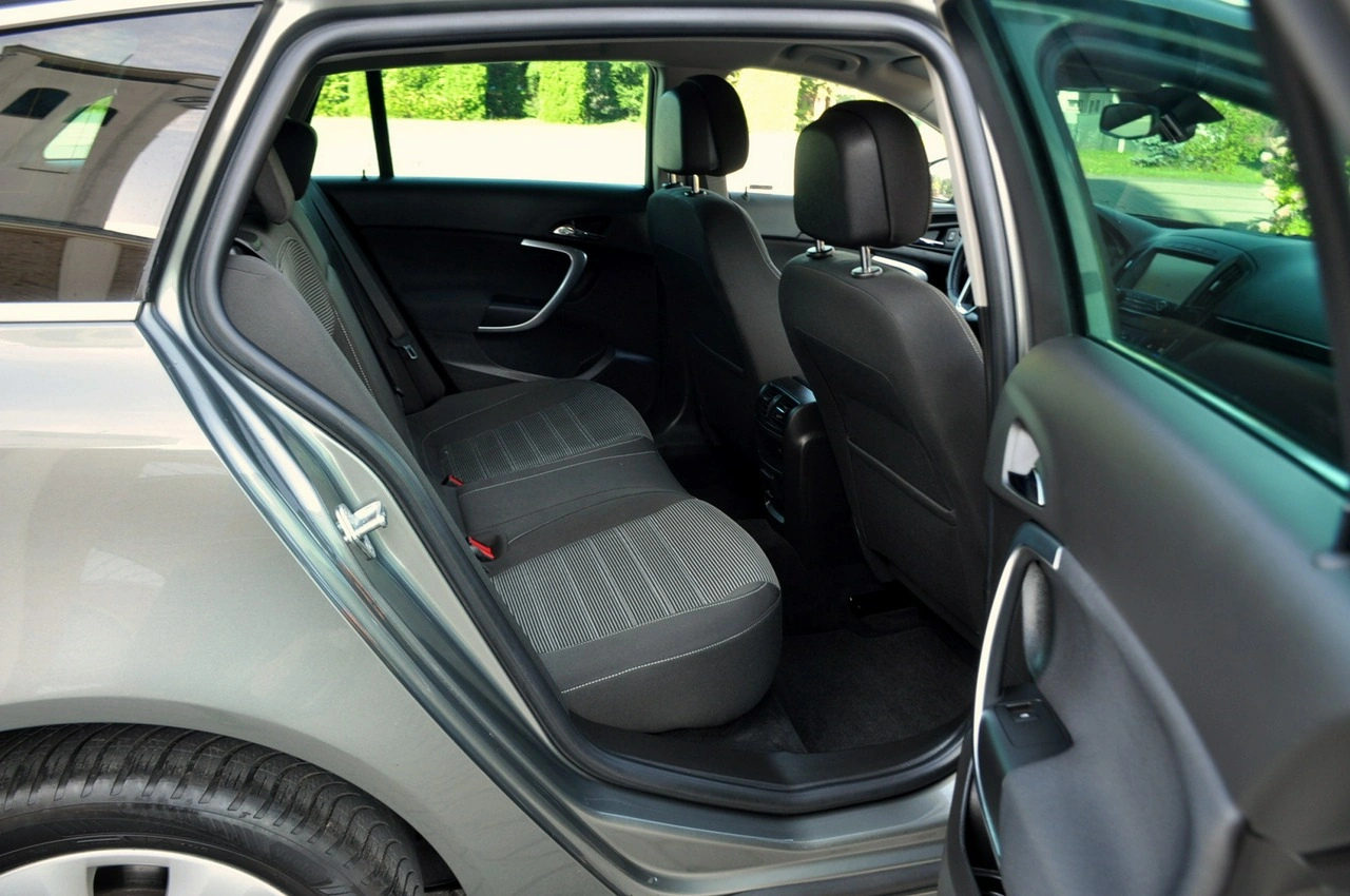 Opel Insignia Sports Tourer - Zdjęcie 18