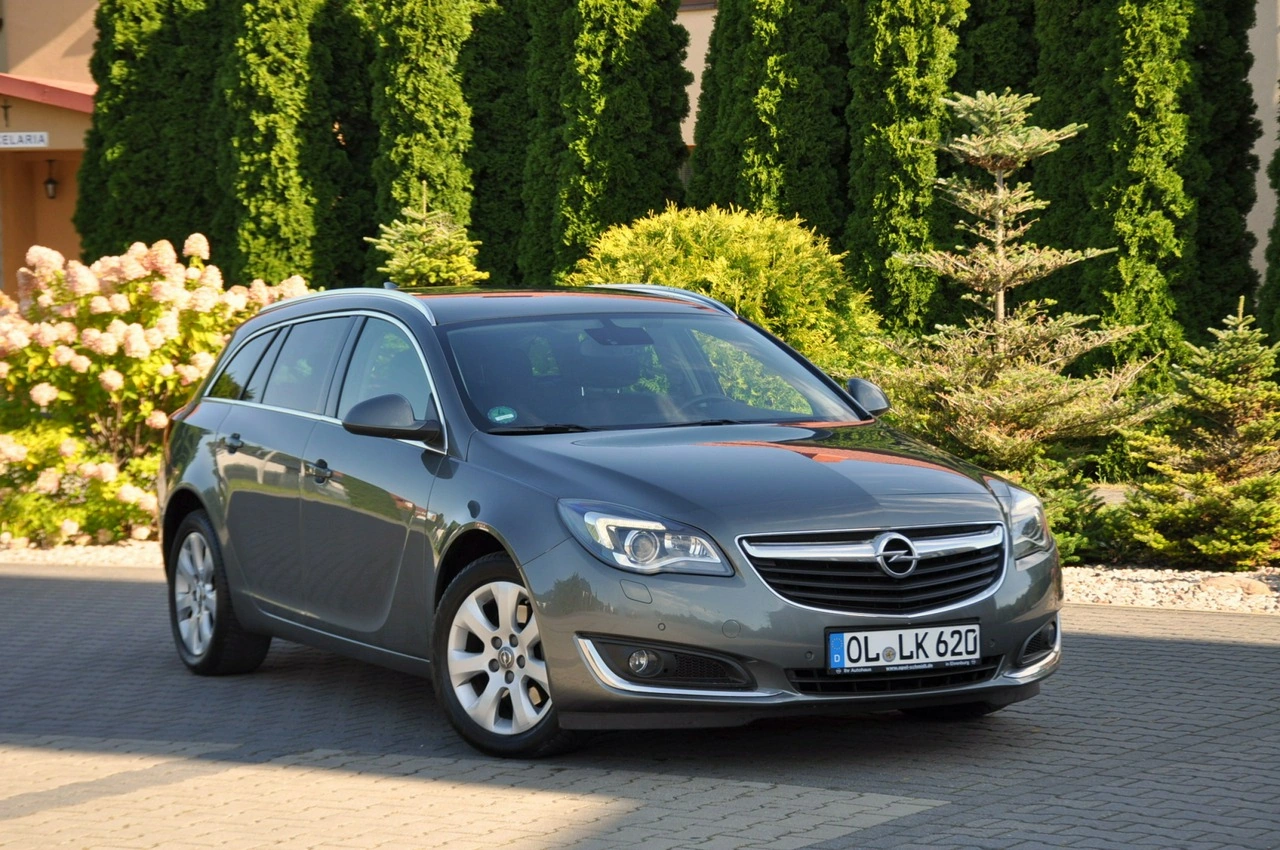 Opel Insignia Sports Tourer - Zdjęcie 1