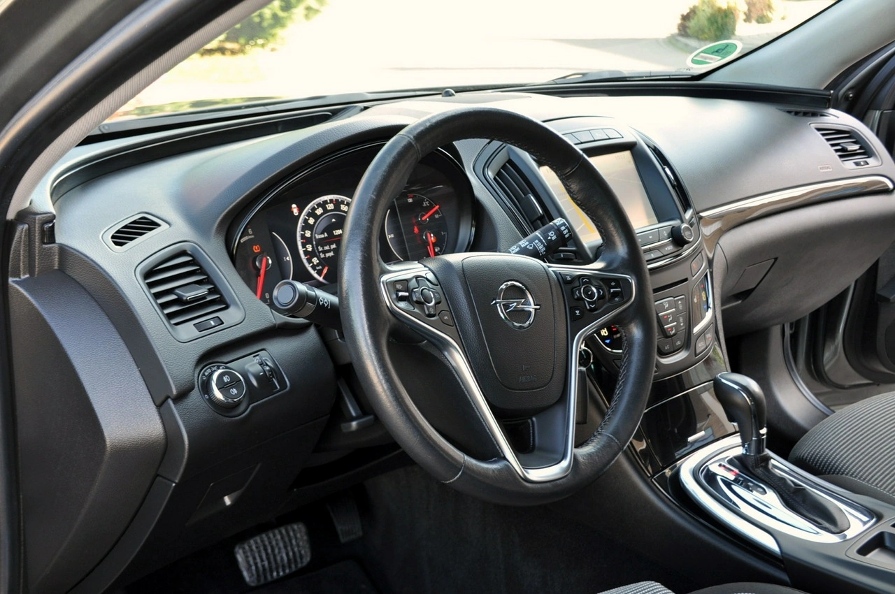 Opel Insignia Sports Tourer - Zdjęcie 21
