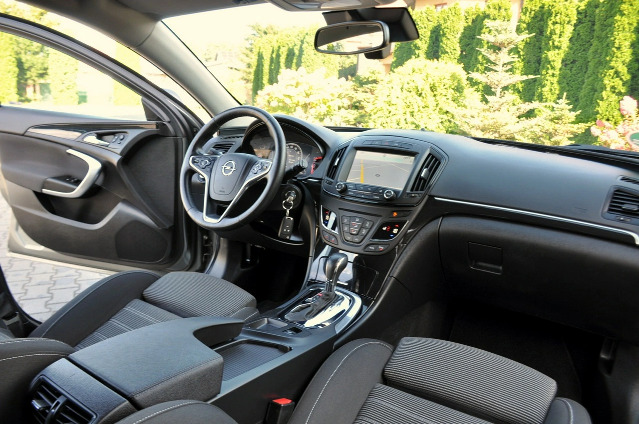 Opel Insignia Sports Tourer - Zdjęcie 23