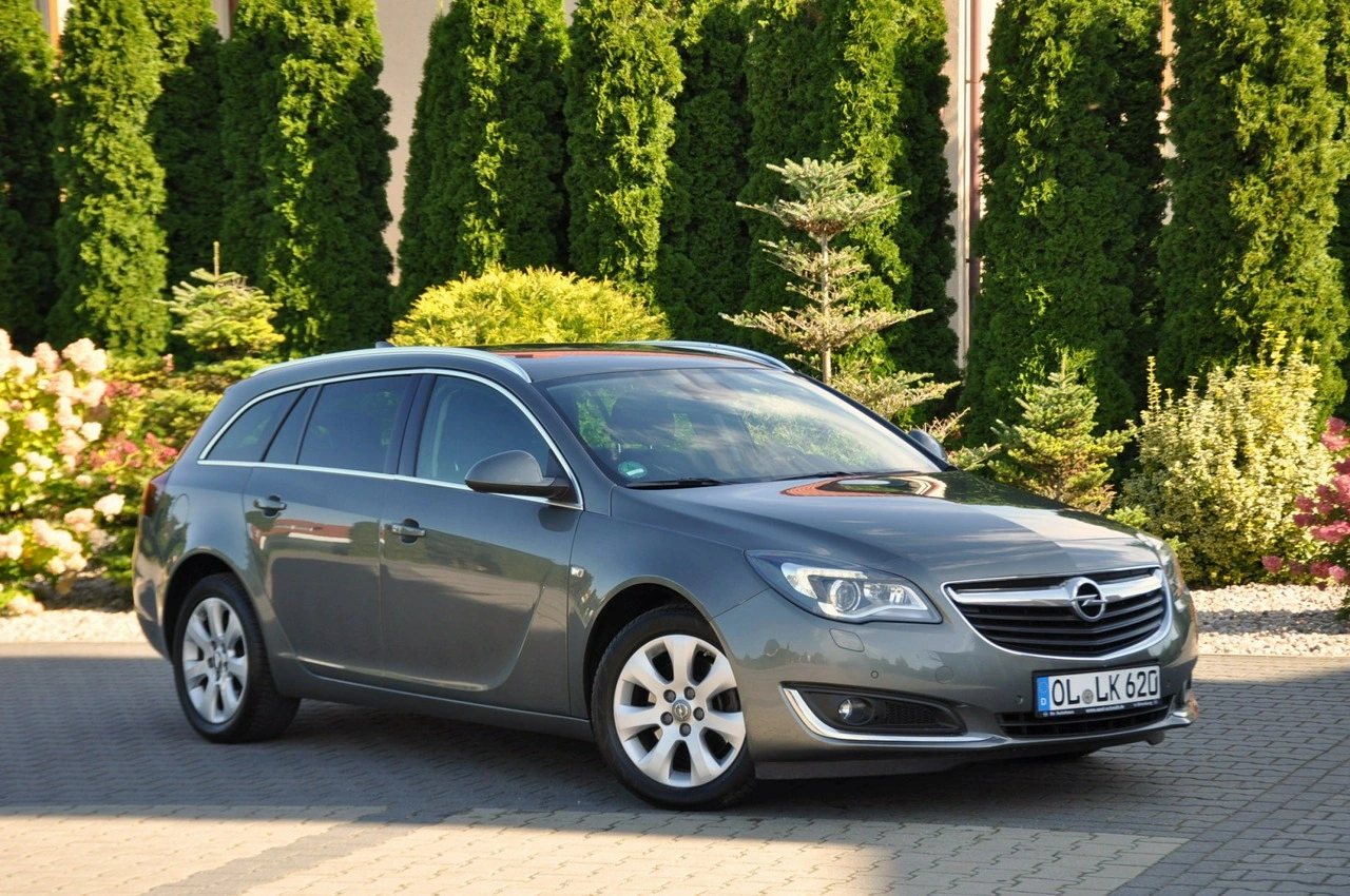 Opel Insignia Sports Tourer - Zdjęcie 2
