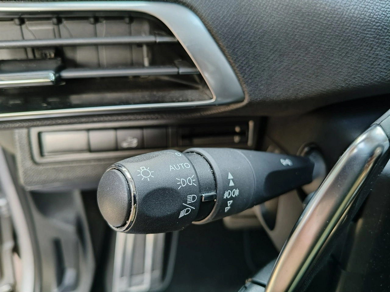 Peugeot 3008 - Zdjęcie 28