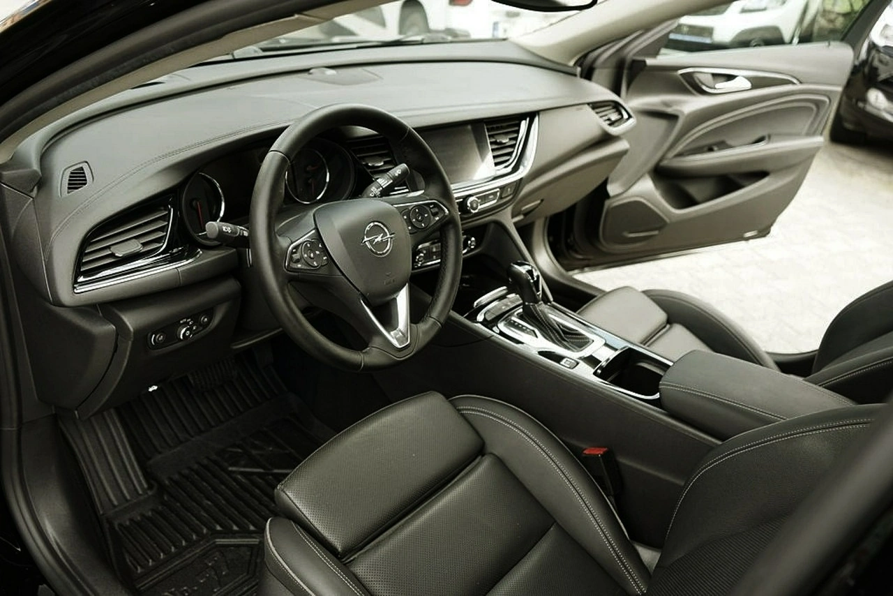 Opel Insignia Grand Sport - Zdjęcie 10