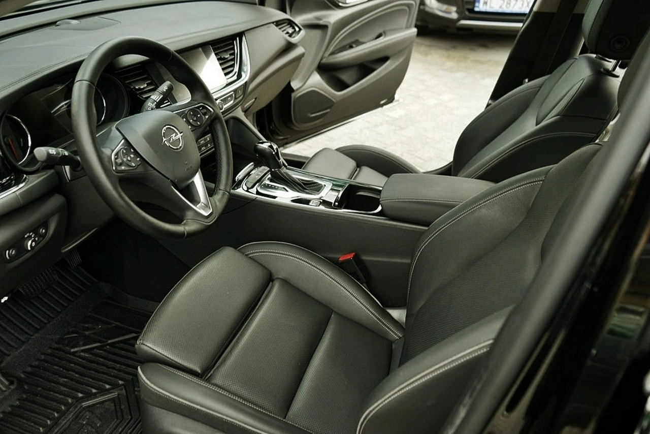 Opel Insignia Grand Sport - Zdjęcie 11