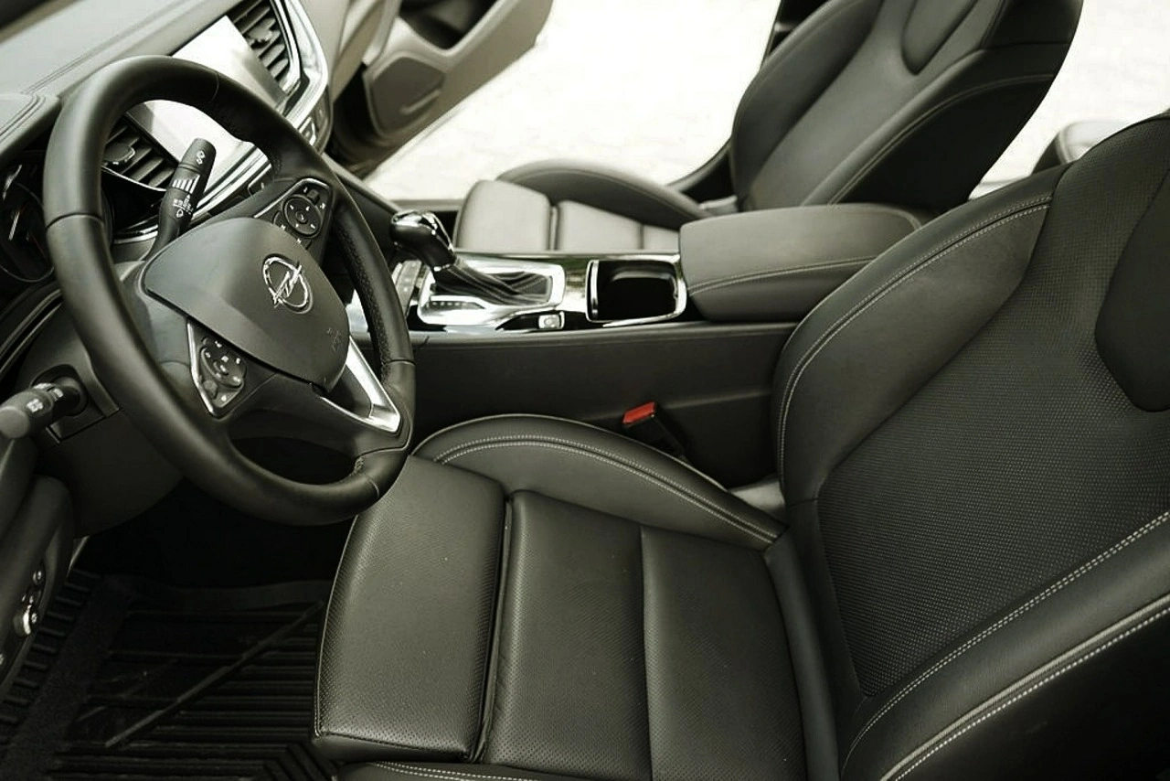 Opel Insignia Grand Sport - Zdjęcie 12