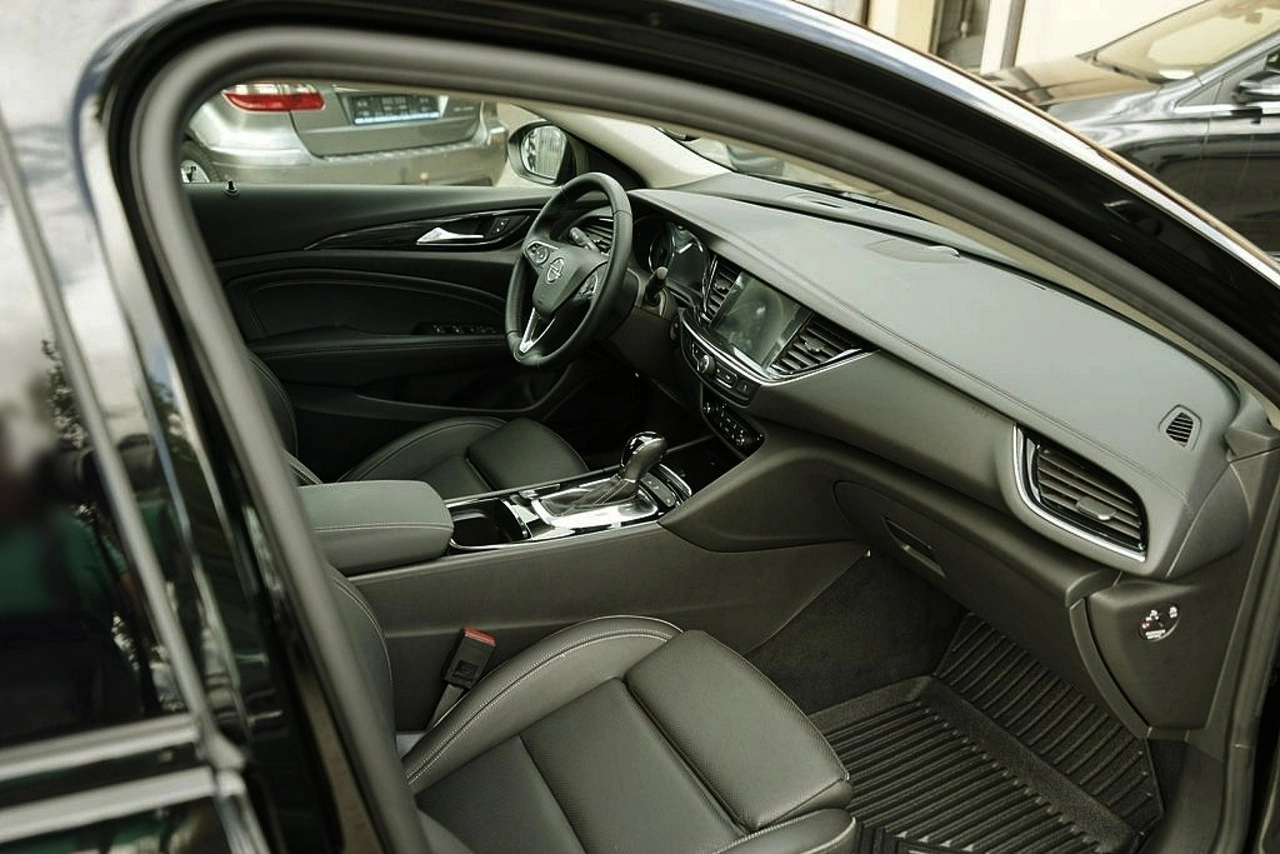 Opel Insignia Grand Sport - Zdjęcie 14
