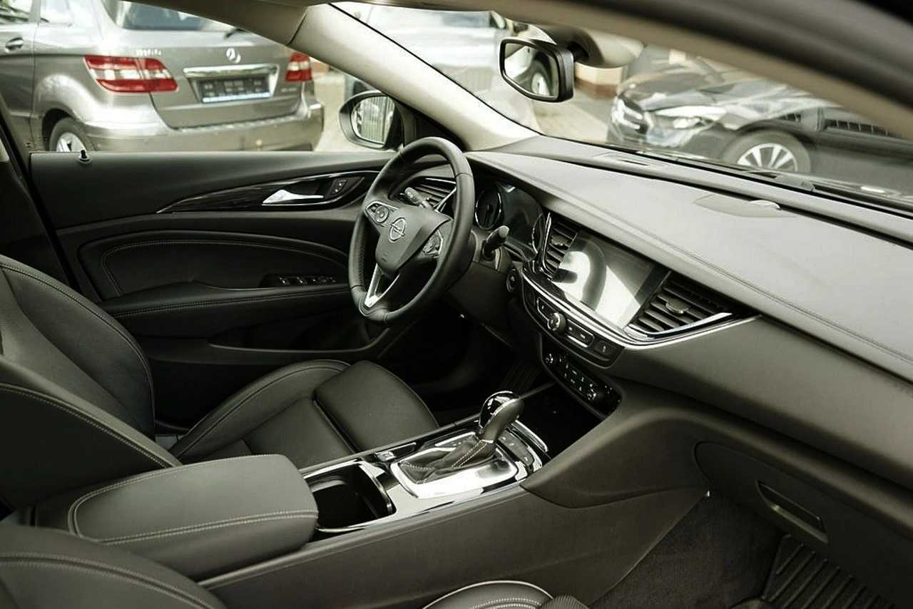 Opel Insignia Grand Sport - Zdjęcie 15
