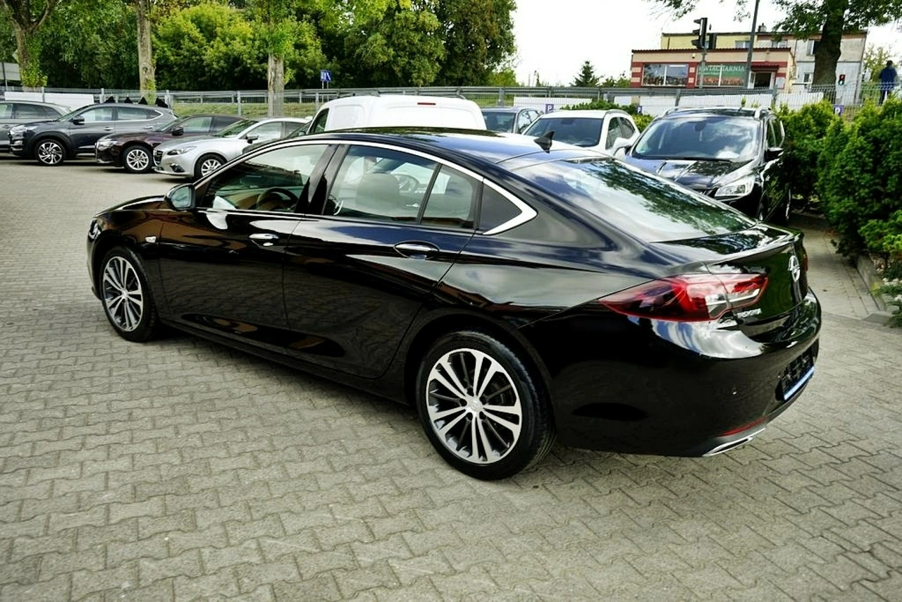 Opel Insignia Grand Sport - Zdjęcie 2