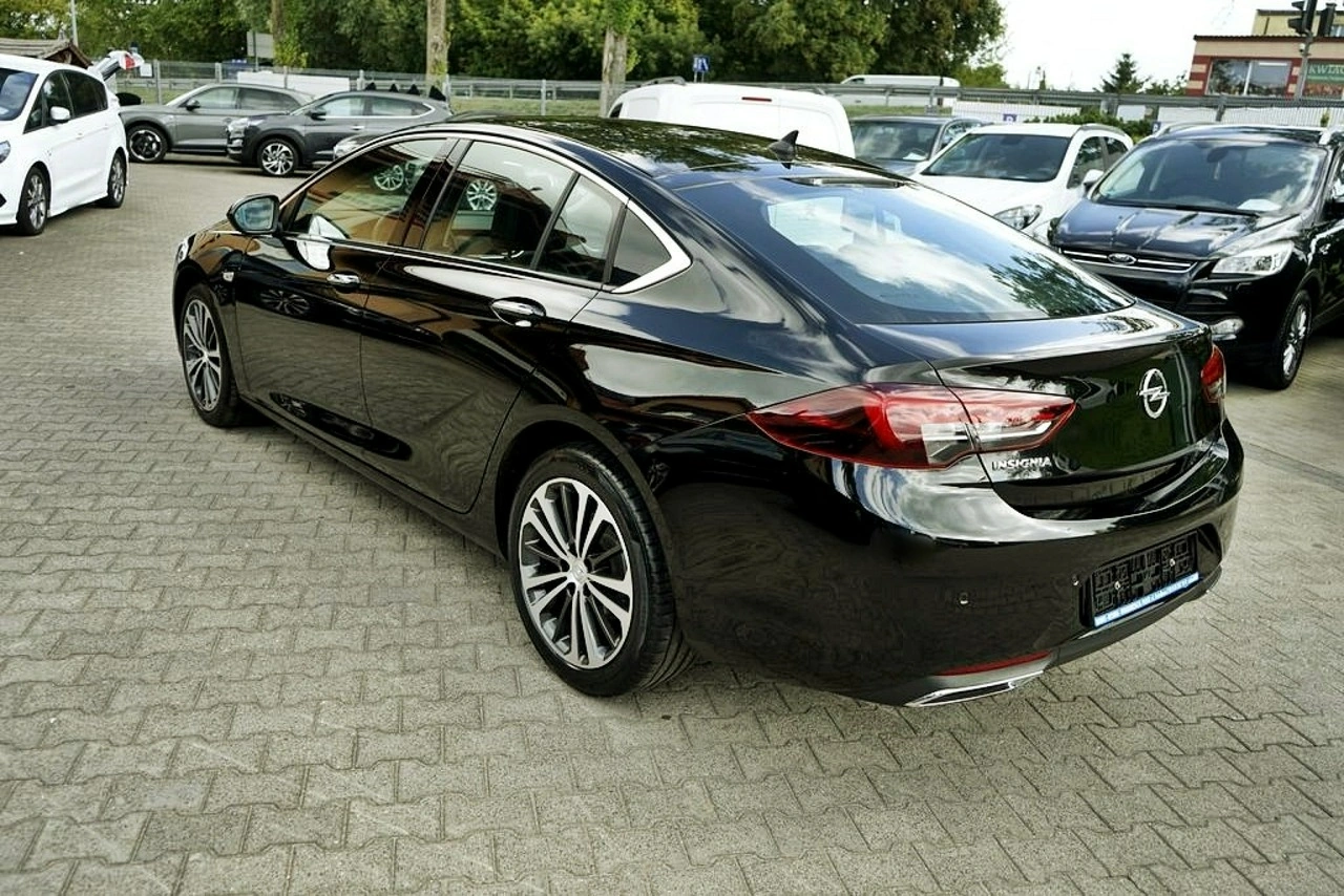 Opel Insignia Grand Sport - Zdjęcie 3