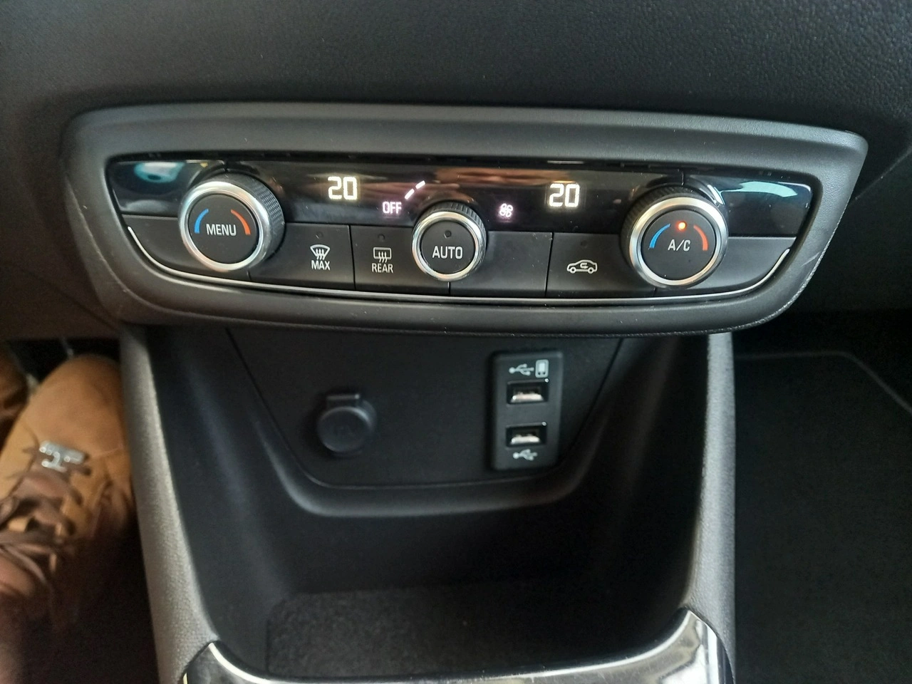 Opel Crossland X - Zdjęcie 34