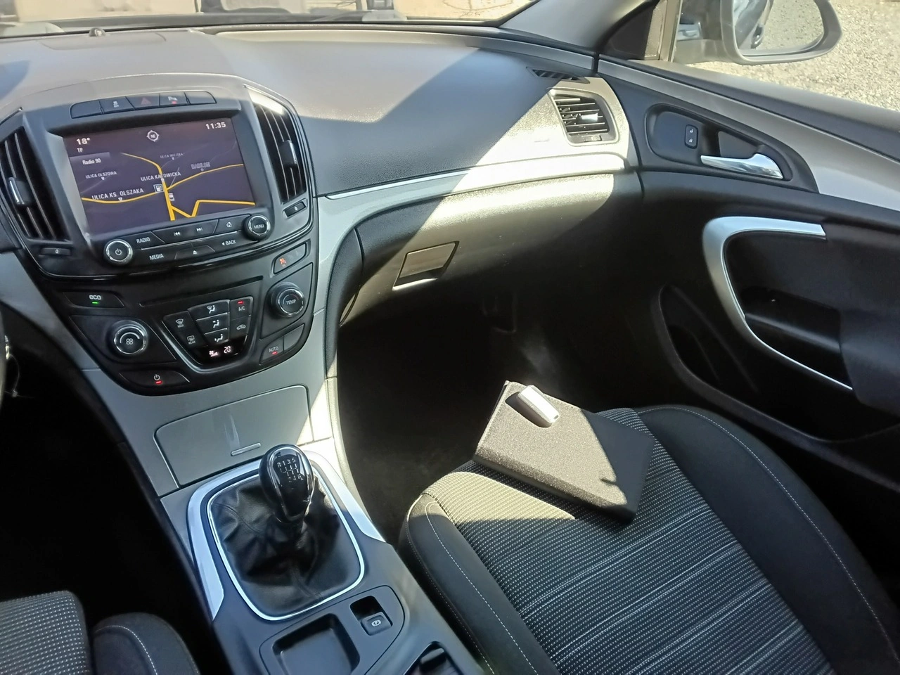 Opel Insignia - Zdjęcie 10