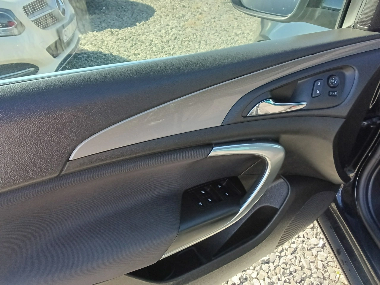Opel Insignia - Zdjęcie 21