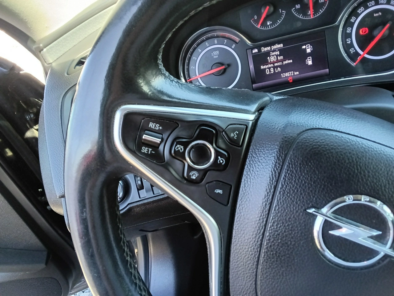 Opel Insignia - Zdjęcie 23