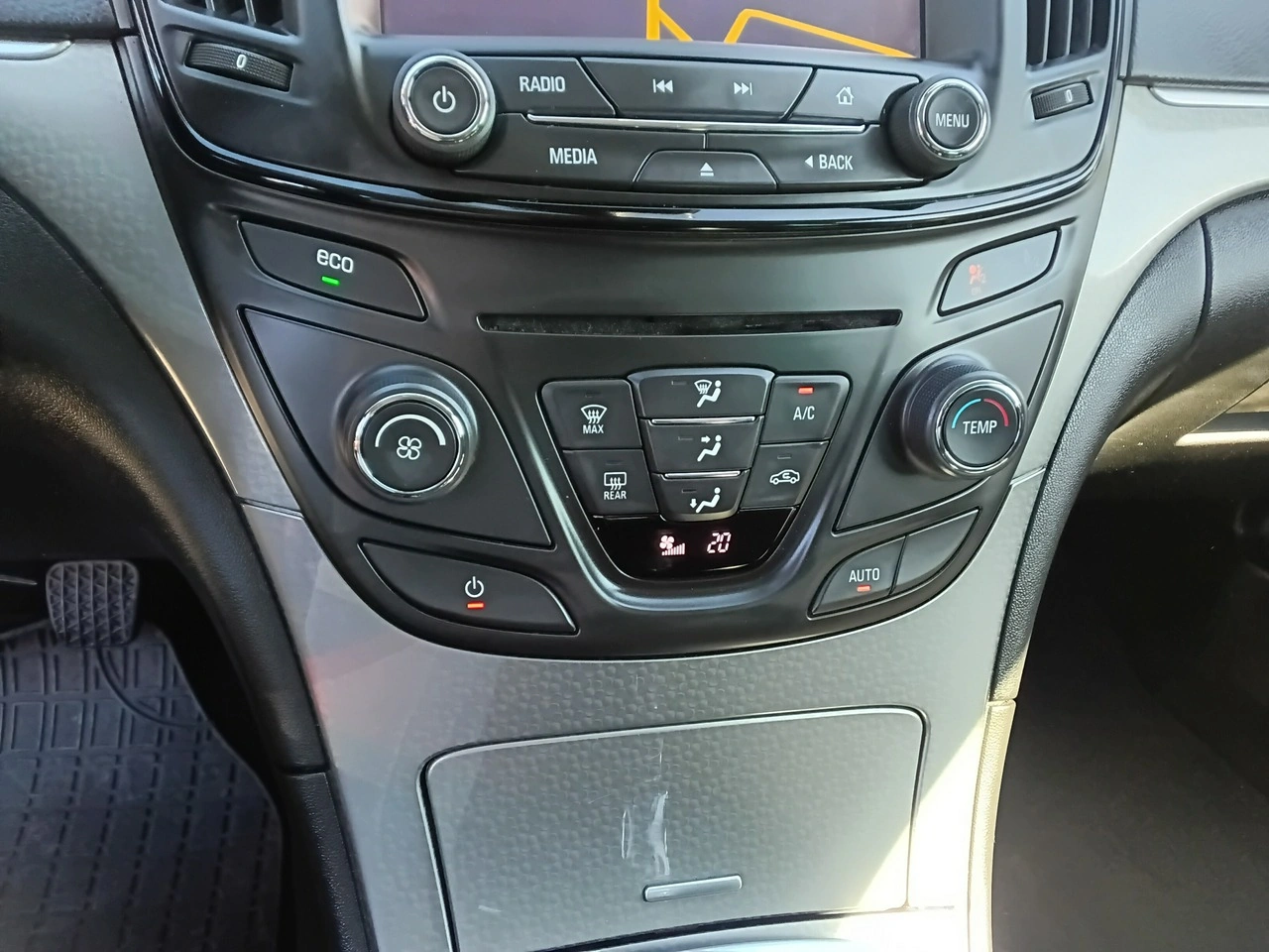 Opel Insignia - Zdjęcie 25