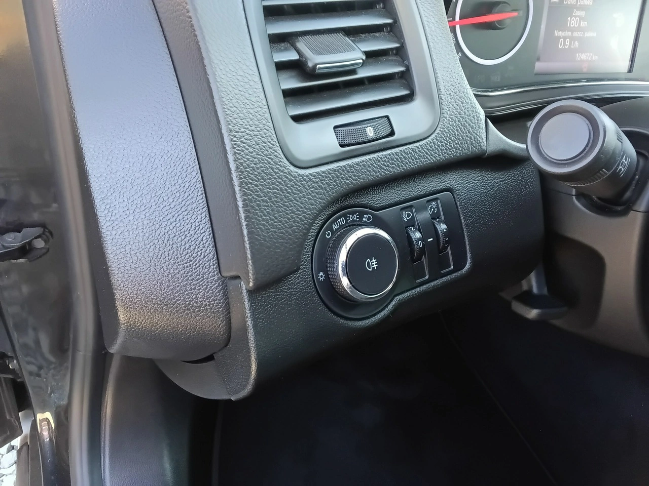 Opel Insignia - Zdjęcie 27