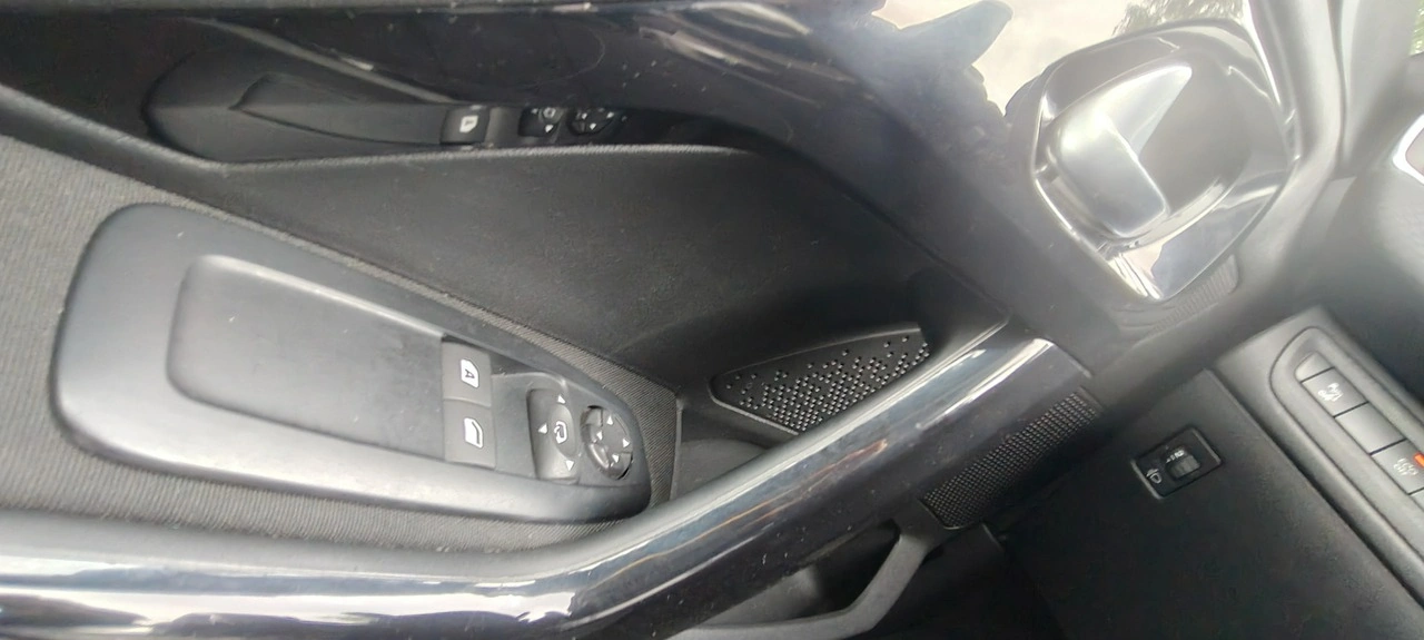Peugeot 208 - Zdjęcie 14