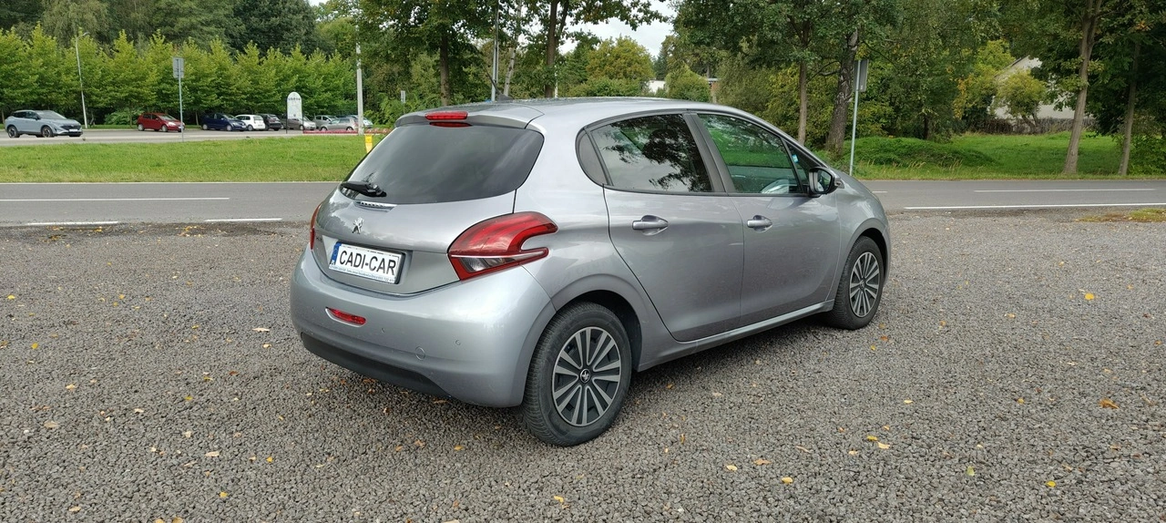 Peugeot 208 - Zdjęcie 3