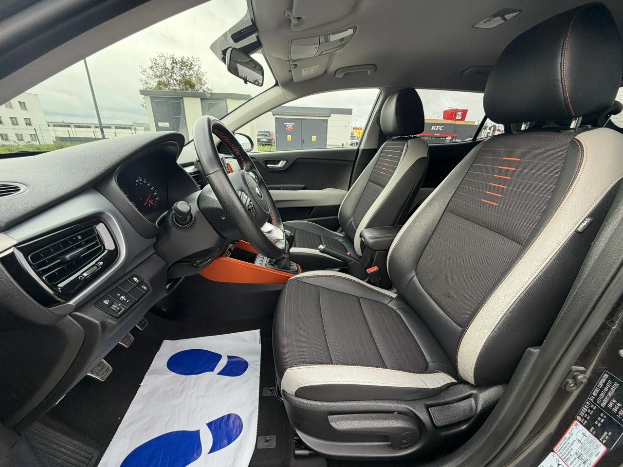 Kia Stonic - Zdjęcie 16