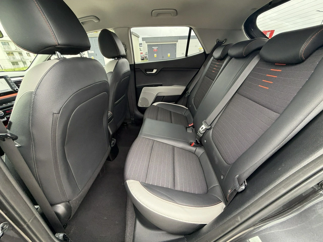 Kia Stonic - Zdjęcie 30