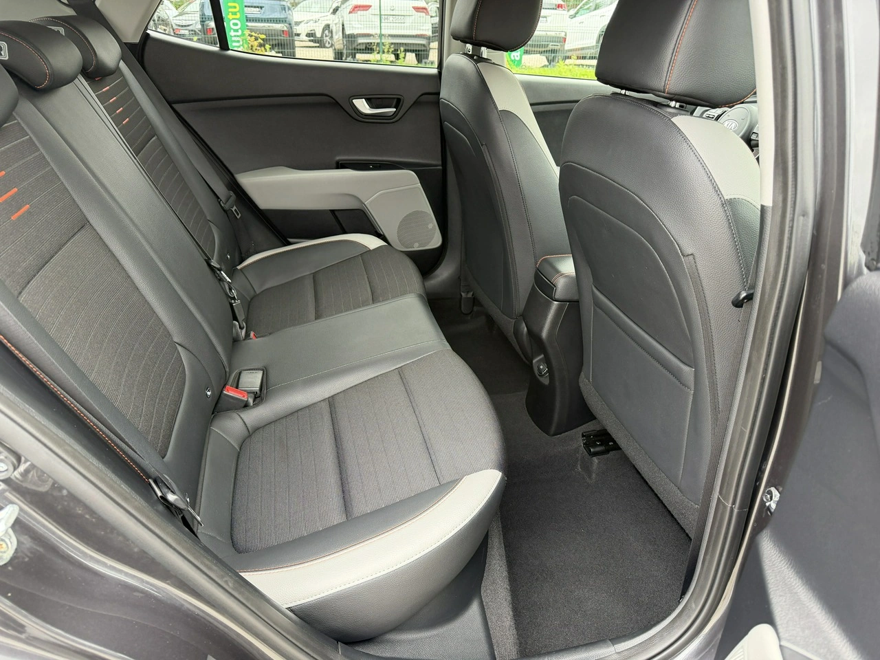 Kia Stonic - Zdjęcie 31