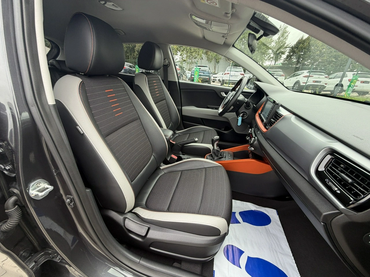 Kia Stonic - Zdjęcie 34