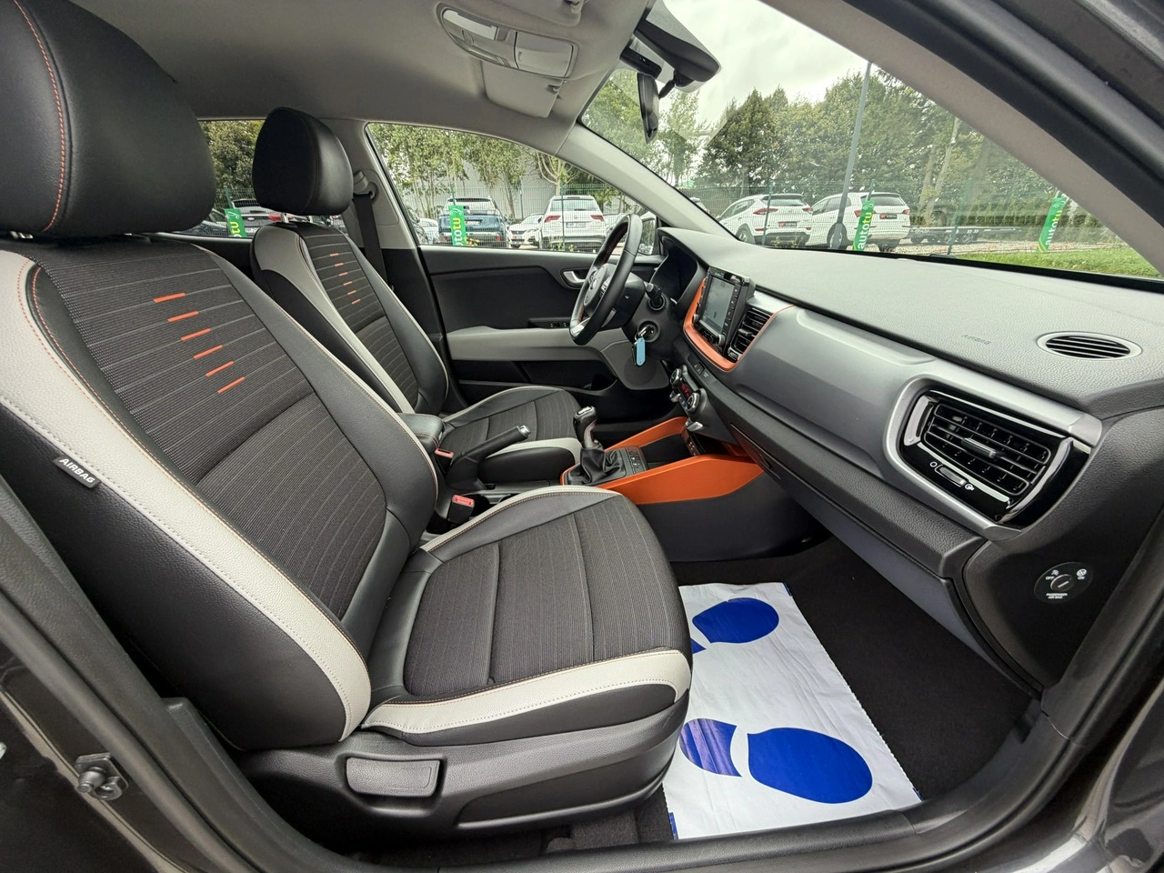 Kia Stonic - Zdjęcie 35