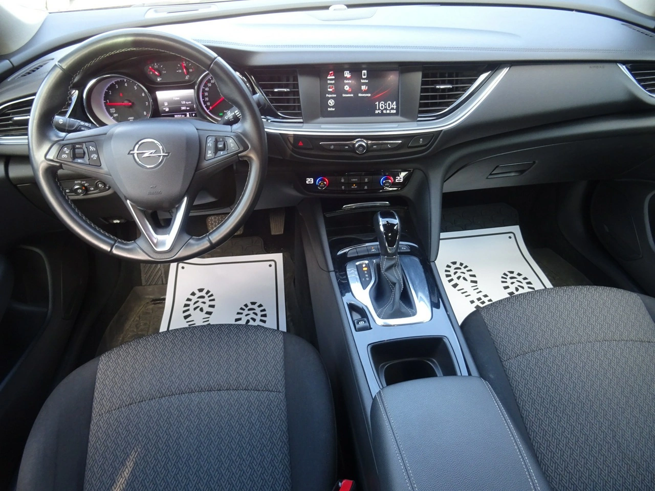 Opel Insignia Grand Sport - Zdjęcie 9