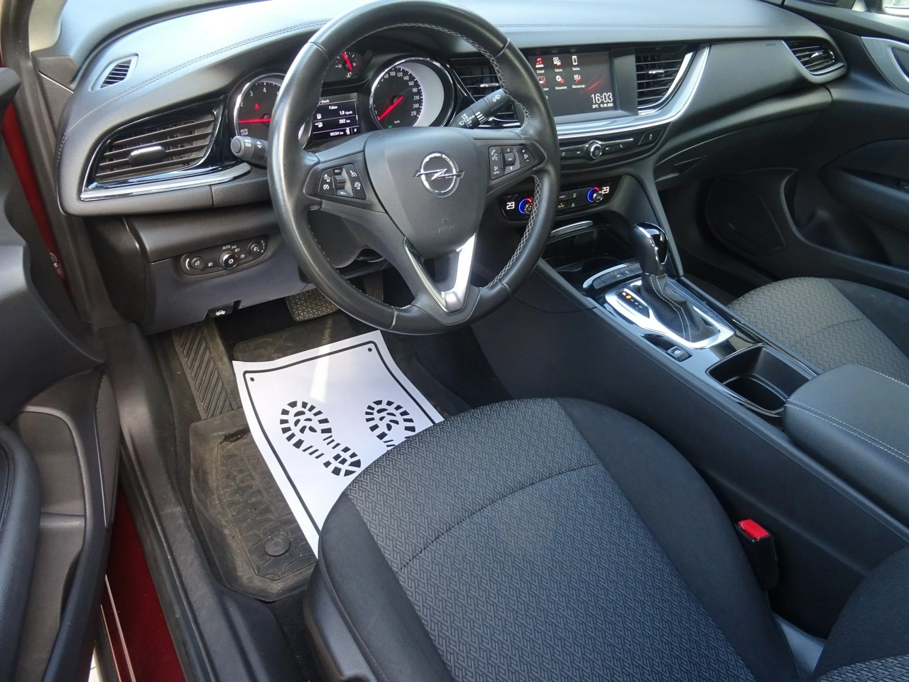 Opel Insignia Grand Sport - Zdjęcie 8