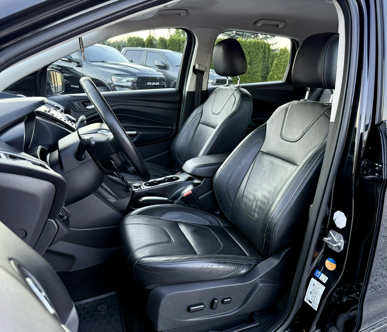 Ford Kuga - Zdjęcie 15