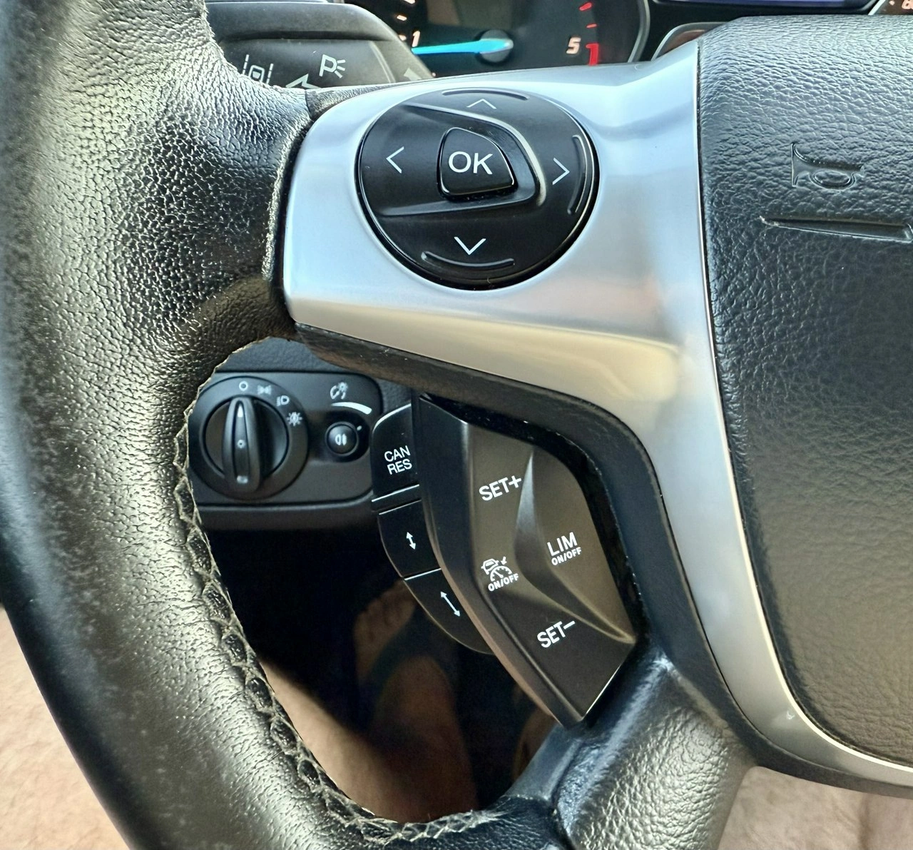 Ford Kuga - Zdjęcie 19