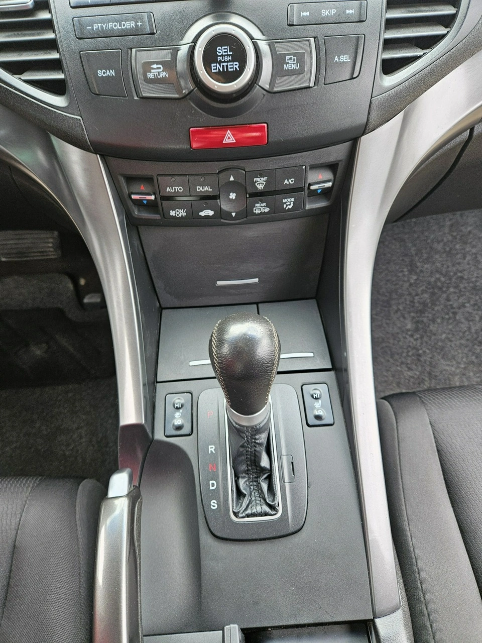 Honda Accord - Zdjęcie 17