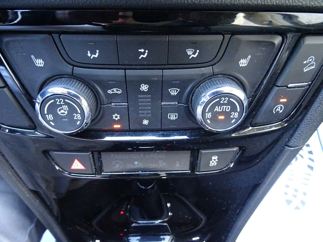 Opel Mokka X - Zdjęcie 16