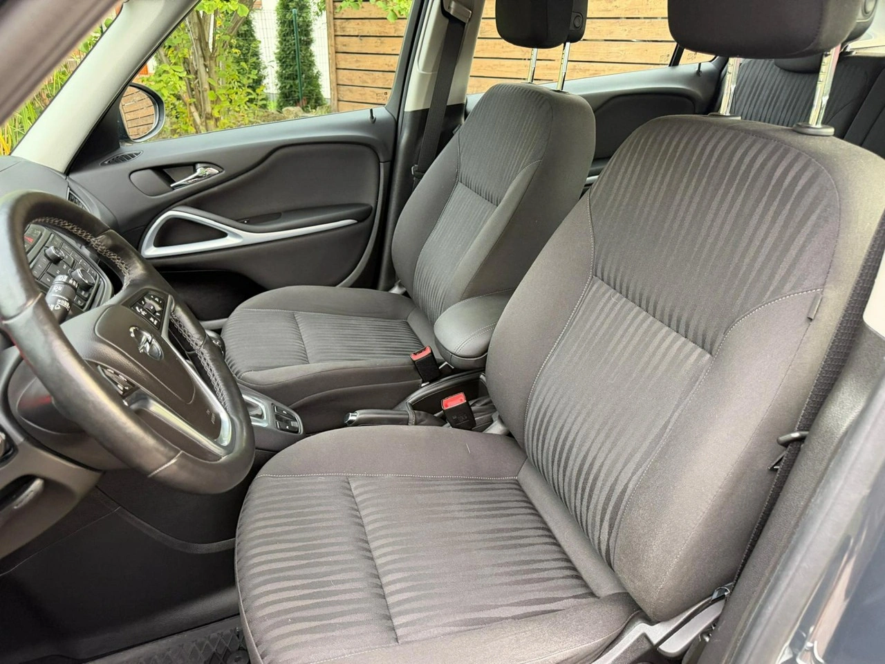 Opel Zafira - Zdjęcie 10