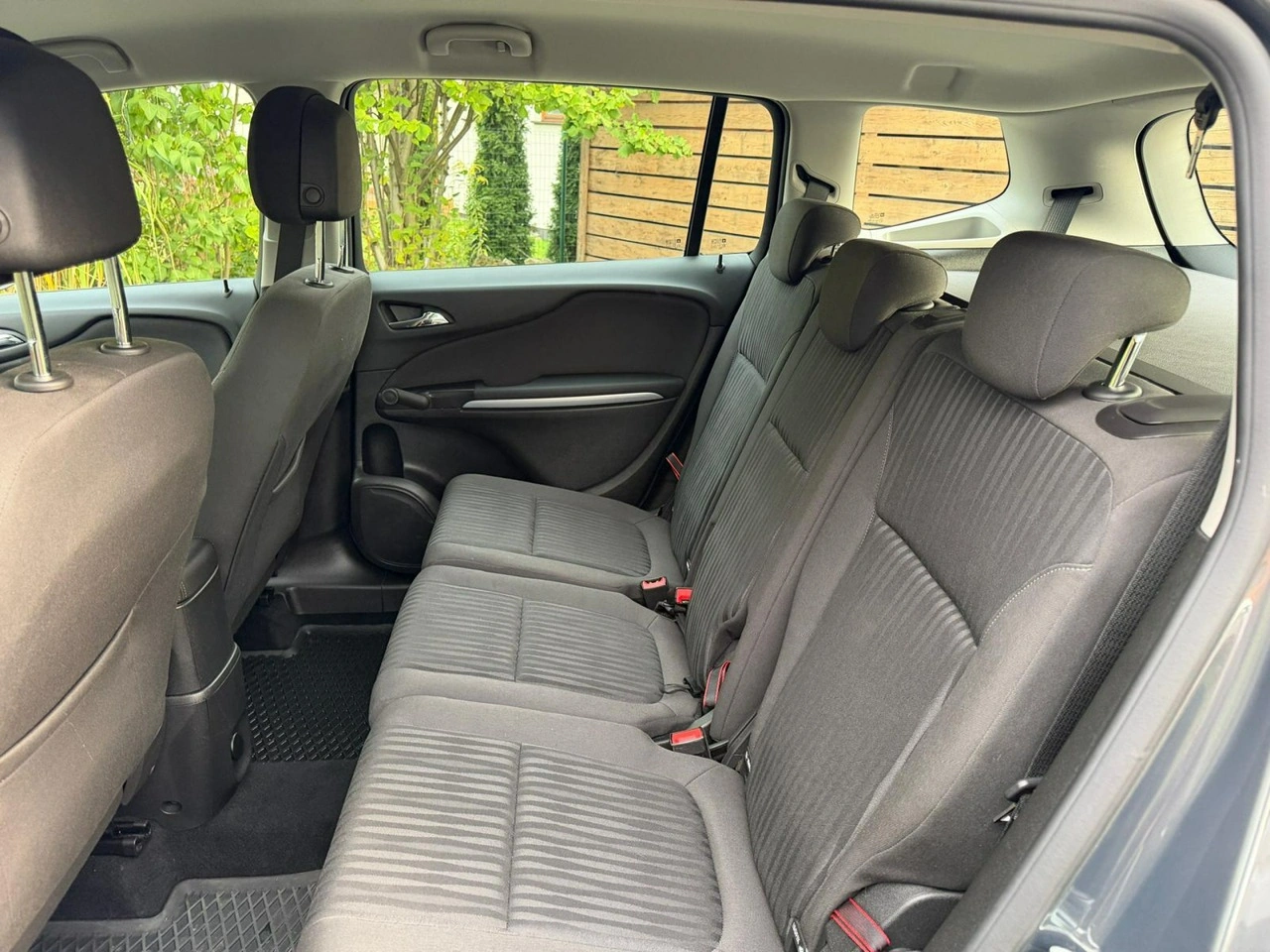 Opel Zafira - Zdjęcie 12