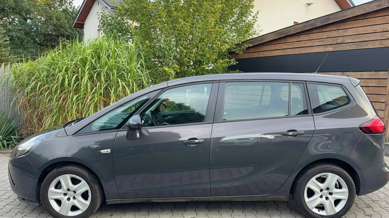 Opel Zafira - Zdjęcie 4