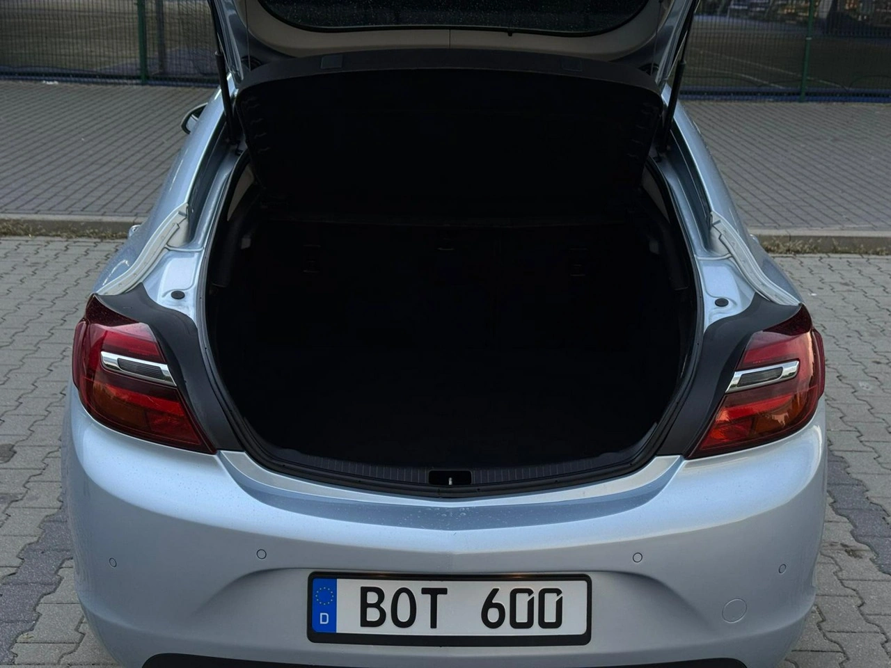 Opel Insignia - Zdjęcie 17