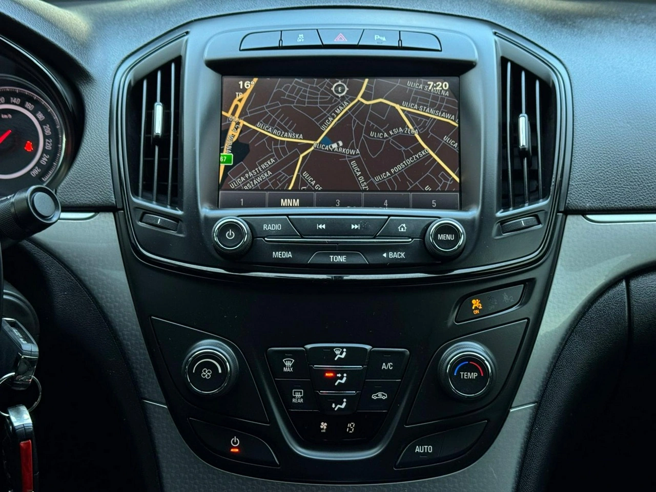 Opel Insignia - Zdjęcie 27