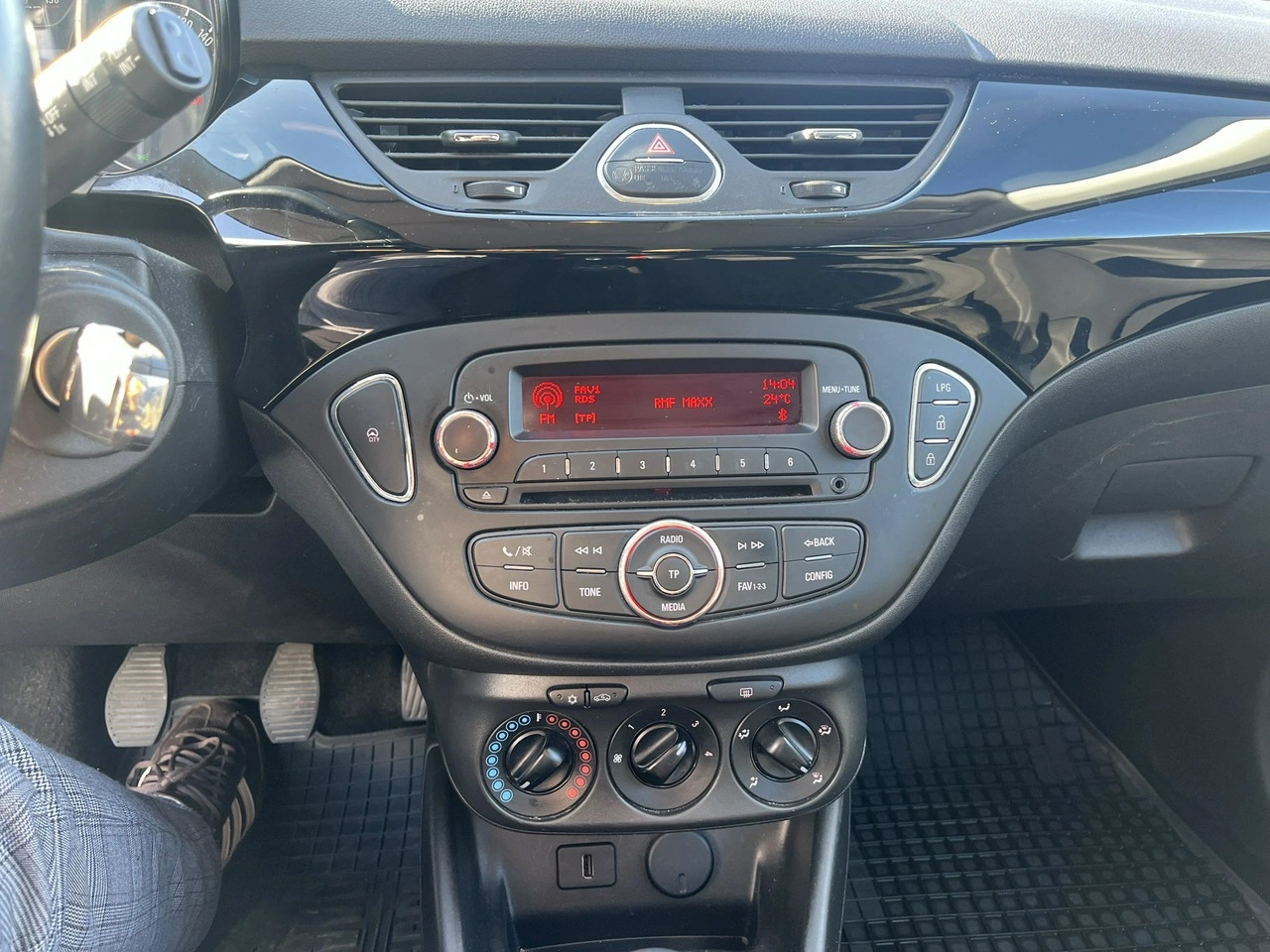 Opel Corsa - Zdjęcie 17