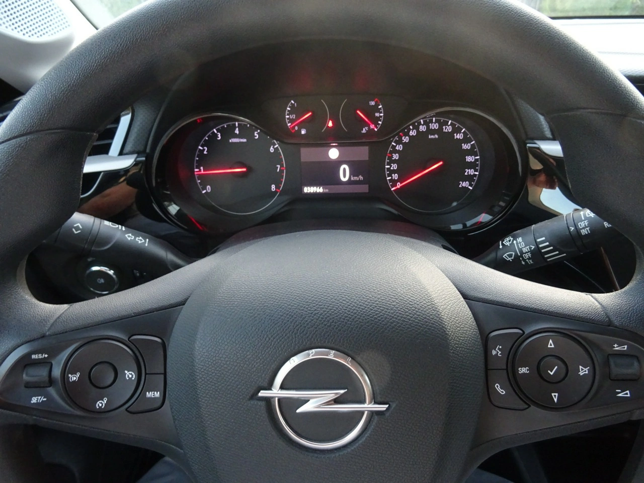 Opel Corsa - Zdjęcie 10